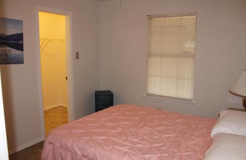 Southside House | Spacious 4BR Near Riverwalk, Missions, Downtown San Antonio