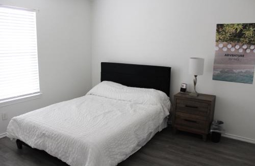Southside House | Spacious 4BR Near Riverwalk, Missions, Downtown San Antonio