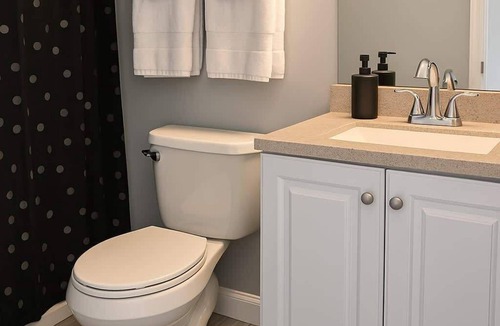 Pulaski Park Apartment | Spacious 4BR Near Wicker Park