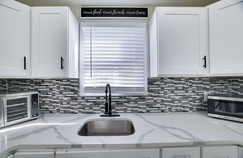 Weequahic Apartment | Spacious 4BR Newark Home – Family and Comfort