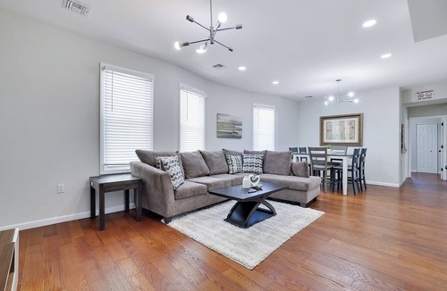 Weequahic Apartment | Spacious 4BR Newark Home – Family and Comfort