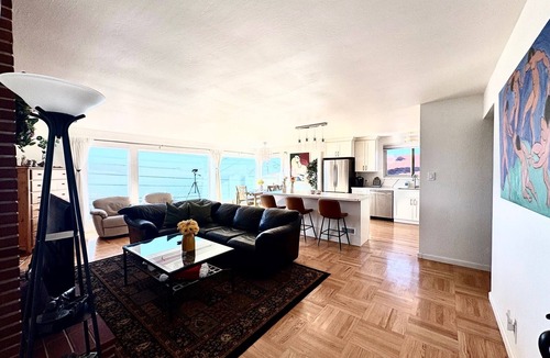 Westlake House | Spacious 4BR Ocean‑View Home Modern Kitchen Near Beach & SF
