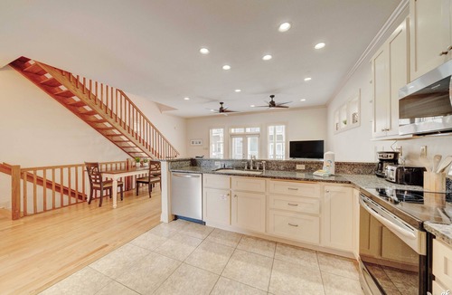 Crescent Beach House | Spacious 4BR, pool, 5min walk to beach