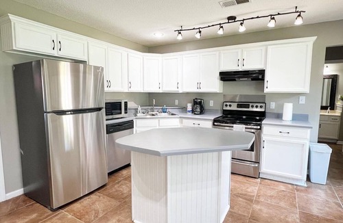 Gray's Creek House | Spacious 4BR Retreat with BBQ, Hammock, and Outdoor Lounge