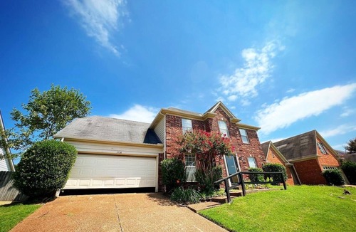 Gray's Creek House | Spacious 4BR Retreat with BBQ, Hammock, and Outdoor Lounge