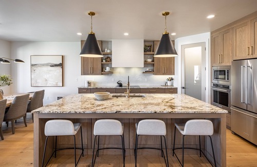 St. George House | Spacious 4BR Sleeps 10 - w/Firepit, Near Clubhouse