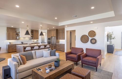 St. George House | Spacious 4BR Sleeps 10 - w/Firepit, Near Clubhouse