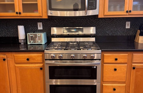 Lafayette Square House | Spacious 4BR Soulard Townhouse near Downtown