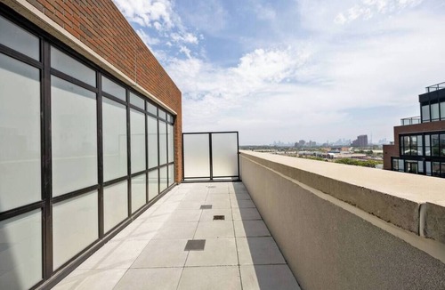 Harwood Apartment | Spacious 4BR Suite Getaway with AMAZING City Views