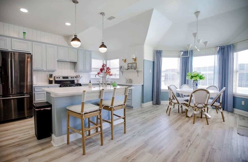 Royse City House | Spacious 4BR w/Pool + Grill | Near Lakes + Harbor