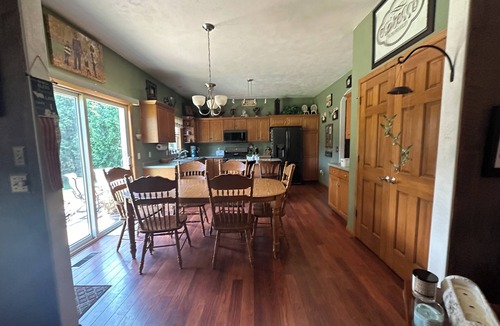Butte Des Morts House | Spacious 5-bdrm house with WiFi, fitness room in amazing Oshkosh great for EAA!