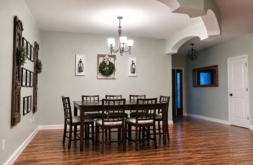 Nauvoo House | Spacious 5-bed 3 bath house in beautiful Nauvoo with 1 acre fully stocked pond