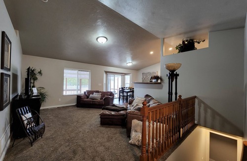 Ammon House | SPACIOUS 5 Bed/3Bath Townhome