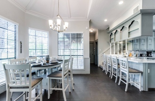 Pinehurst Of Atascocita House | Spacious -5 bed-5ba Golf Course - Lake Access - Pet Friendly - Long-Term Stays