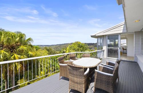 Whale Beach House | Spacious 5-Bed Beach House with Ocean View