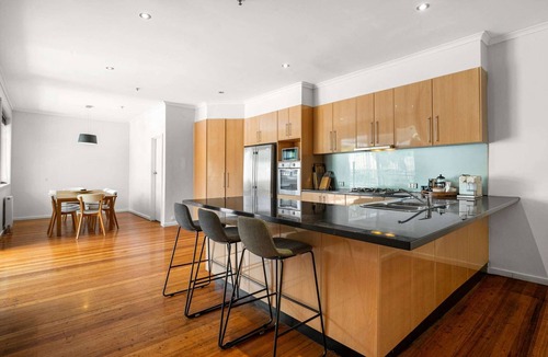 Glen Iris Apartment | Spacious 5-Bed Home with Pool in Glen Iris