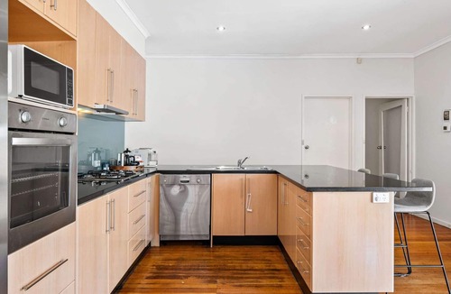 Glen Iris Apartment | Spacious 5-Bed Home with Pool in Glen Iris