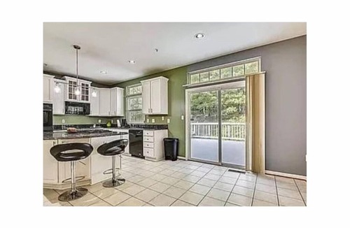 Friendly House | Spacious 5-bedroom house in tranquil Fort Washington with AC
