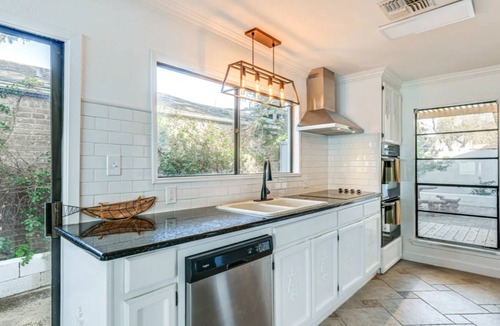 Flour Bluff House | Spacious 5-bedroom house with a Bayfront view in Corpus Christi