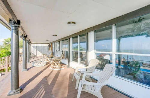 Flour Bluff House | Spacious 5-bedroom house with a Bayfront view in Corpus Christi