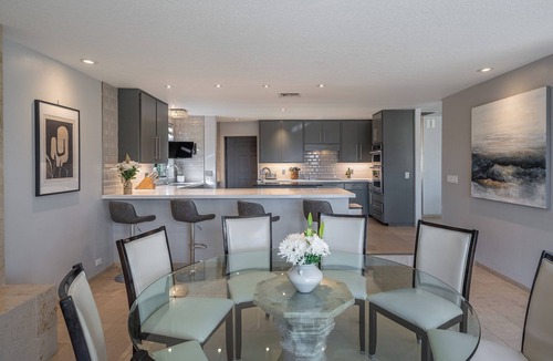 Thousand Palms Villa | Spacious 5-bedroom villa Large Infinity Pool Spa Game Room Striking View