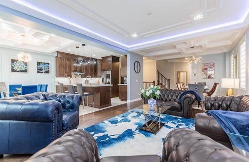 Niagara Falls Villa | Spacious 5-bedroom villa with WiFi and AC in amazing Niagara Falls