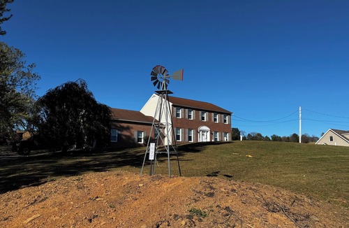 Montoursville House | Spacious 5-bedroom house in wonderful Montoursville with AC, fitness room