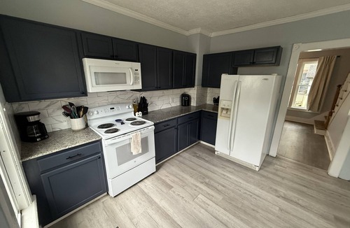 Cortland House | Spacious 5-bedroom 2 bath Home Conveniently Located and newly renovated!