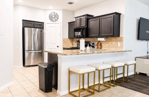 Crowley House | Spacious 5-bedroom, 2-bath home in Crowley, perfect for families and groups. Sleeps up to 10 with comfortable living areas and a full kitchen. Located minutes from Fort Worth, offering easy access to dining, shopping, and attractions.
