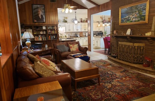 Far North Dallas House | Spacious 5-bedroom 4-bathroom house in North Dallas near LBJ Freeway.
