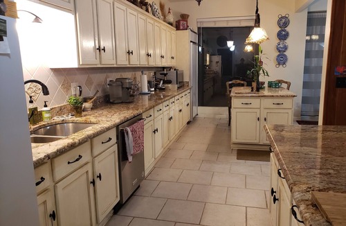 Far North Dallas House | Spacious 5-bedroom 4-bathroom house in North Dallas near LBJ Freeway.