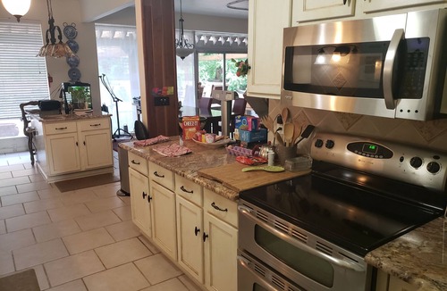 Far North Dallas House | Spacious 5-bedroom 4-bathroom house in North Dallas near LBJ Freeway.