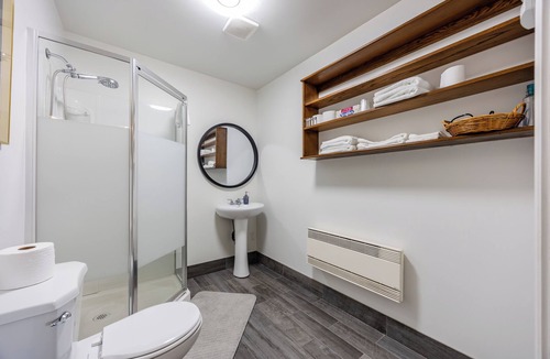 Piedmont Apartment | Spacious 5 Bedroom Apartment near Saint-Sauveur