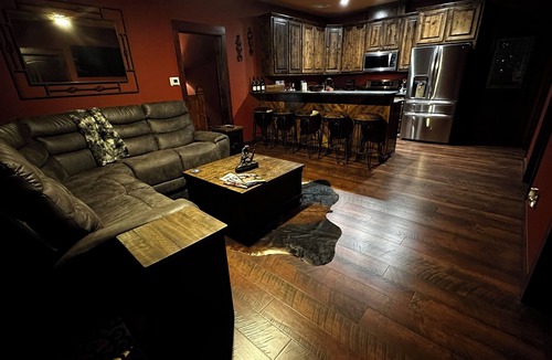Bangs House | Spacious 5-bedroom barndo with WiFi, luxurious amenities, located near Bangs, TX