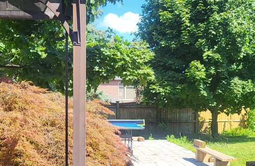 Merritton House | Spacious 5-bedroom bungalow in lovely Thorold with WiFi, AC