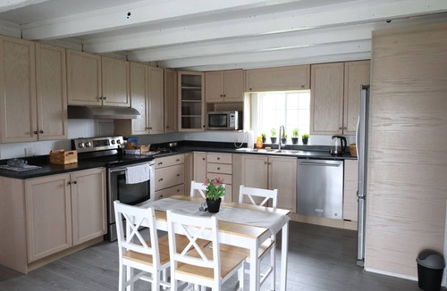 Clarington Other | Spacious 5-bedroom farmhouse in charming Kendal, surrounded by farmlands.