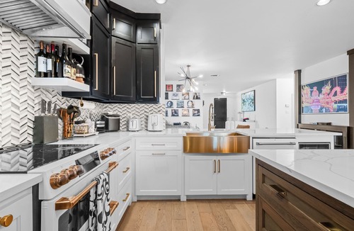 Fort Worth House | Spacious 5-bedroom house in serene Fort Worth with Poolside Luxe Escape
