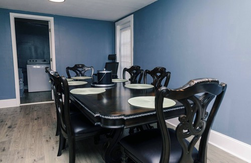 High Point House | Spacious 5-bedroom house in beautiful High Point with AC