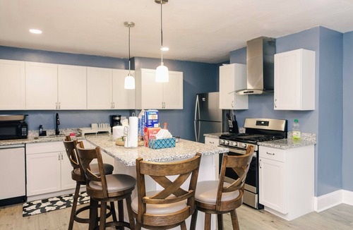 High Point House | Spacious 5-bedroom house in beautiful High Point with AC