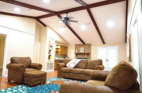 Pine Bluff House | Spacious 5-bedroom house in welcoming Pine Bluff with WiFi, AC