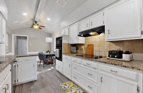 Richardson House | Spacious 5-bedroom house in wonderful Richardson with Arcade Games