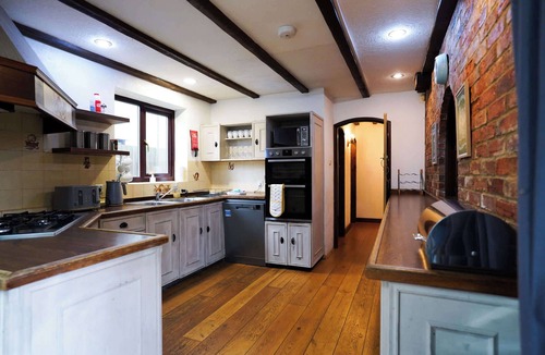 Cambridge House | Spacious 5-Bedroom Home near Cambridge