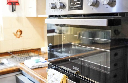 Cambridge House | Spacious 5-Bedroom Home near Cambridge