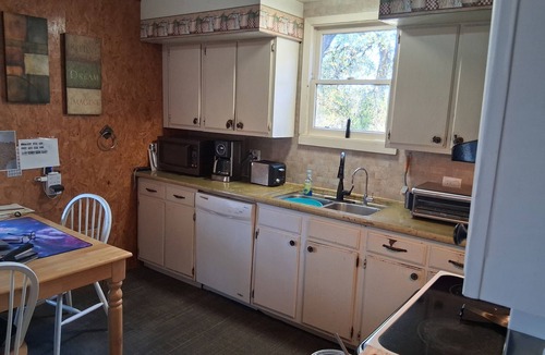 Brownwood House | Spacious 5-bedroom house with AC in wonderful Brownwood