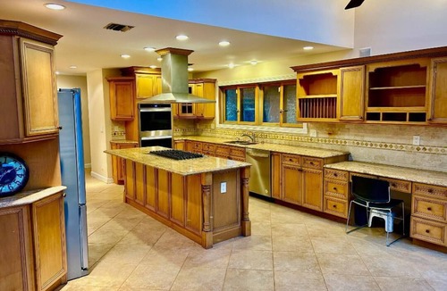 Dix Hills House | Spacious 5-bedroom house in marvelous Dix Hills with AC