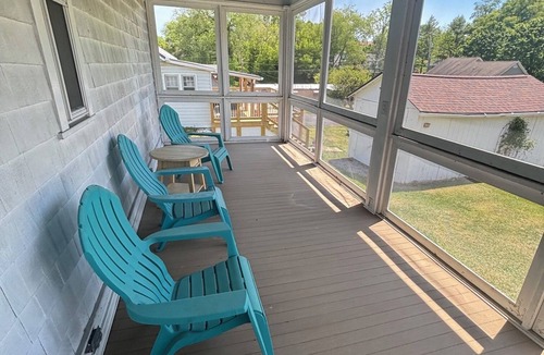 Fincastle House | Spacious 5-bedroom house in serene Fincastle with AC