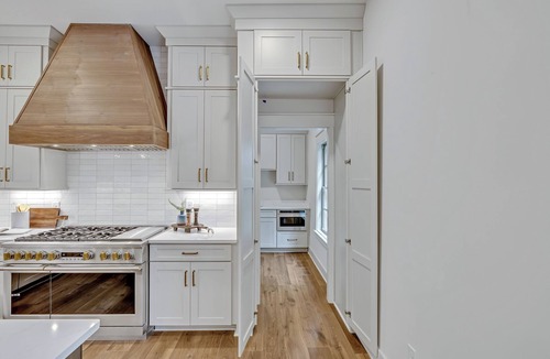 Forest Hills House | Spacious 5-bedroom house in lovely Nashville with AC, WiFi