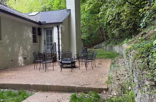 Forest Hills House | Spacious 5-bedroom house with a gourmet kitchen and AC in welcoming Nashville