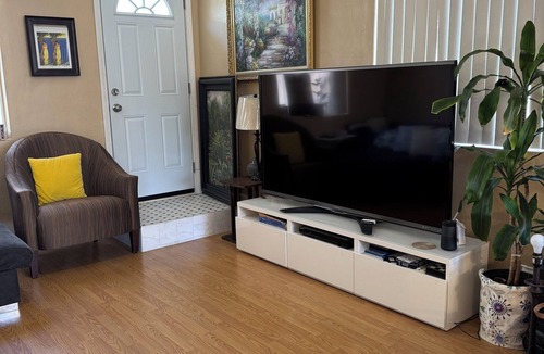 Oak Park House | Spacious 5-bedroom house in terrific San Diego with AC