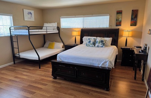 Oak Park House | Spacious 5-bedroom house in terrific San Diego with AC